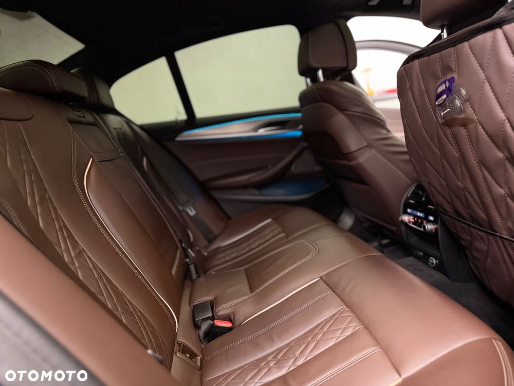 BMW Seria 5 530i GPF xDrive M Sport sport - 22