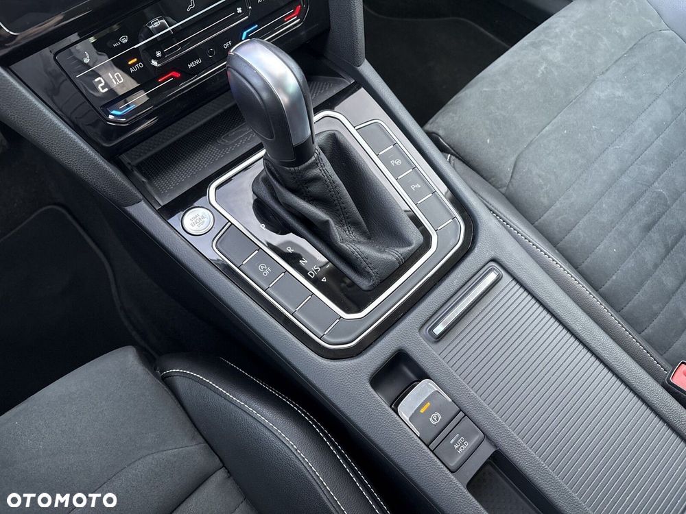 Volkswagen Passat - 29