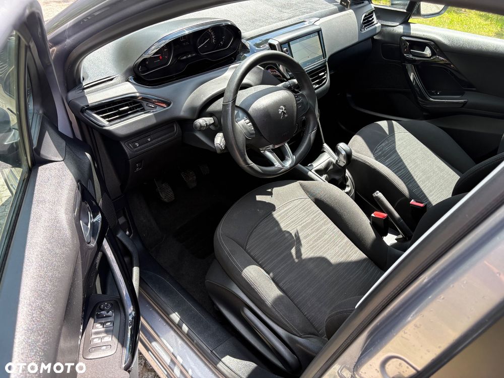 Peugeot 208 PureTech 82 Stop & Start Signature - 10