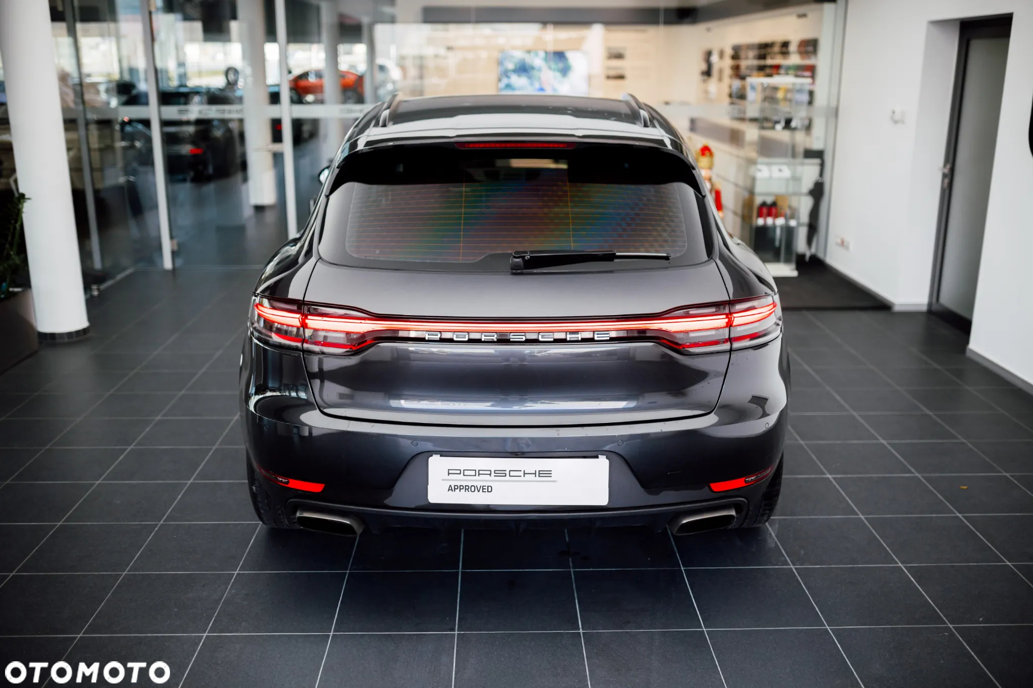 Porsche Macan Standard - 12
