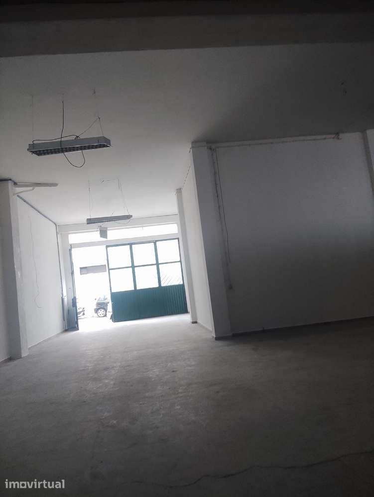 Loja com utilidade para Comercio /garagem ou Armazém - Grande imagem: 4/16