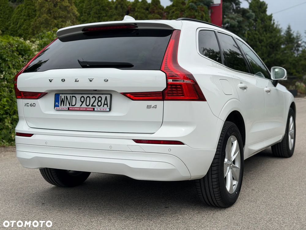 Volvo XC 60 B4 B Momentum Pro - 4