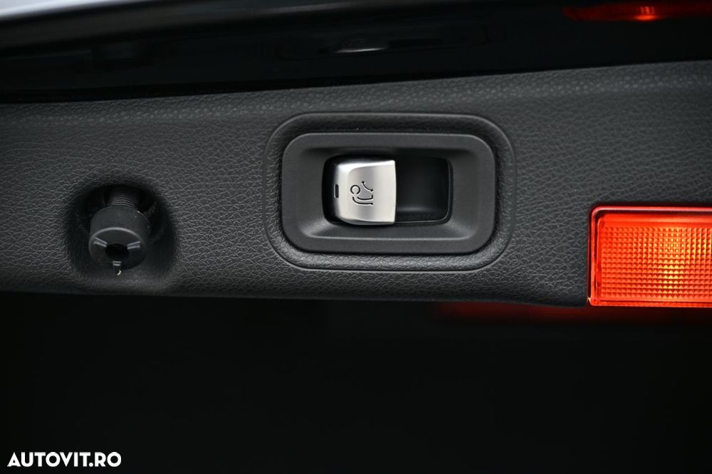 Mercedes-Benz E - 33
