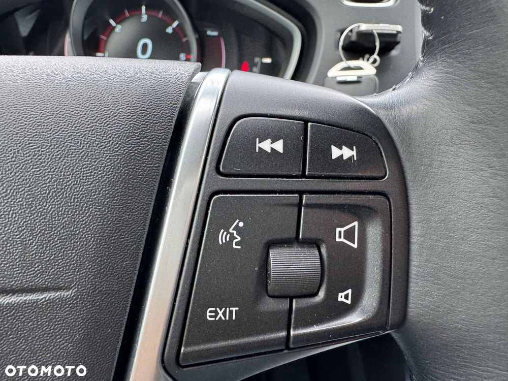 Volvo V40 D4 Geartronic Momentum - 25