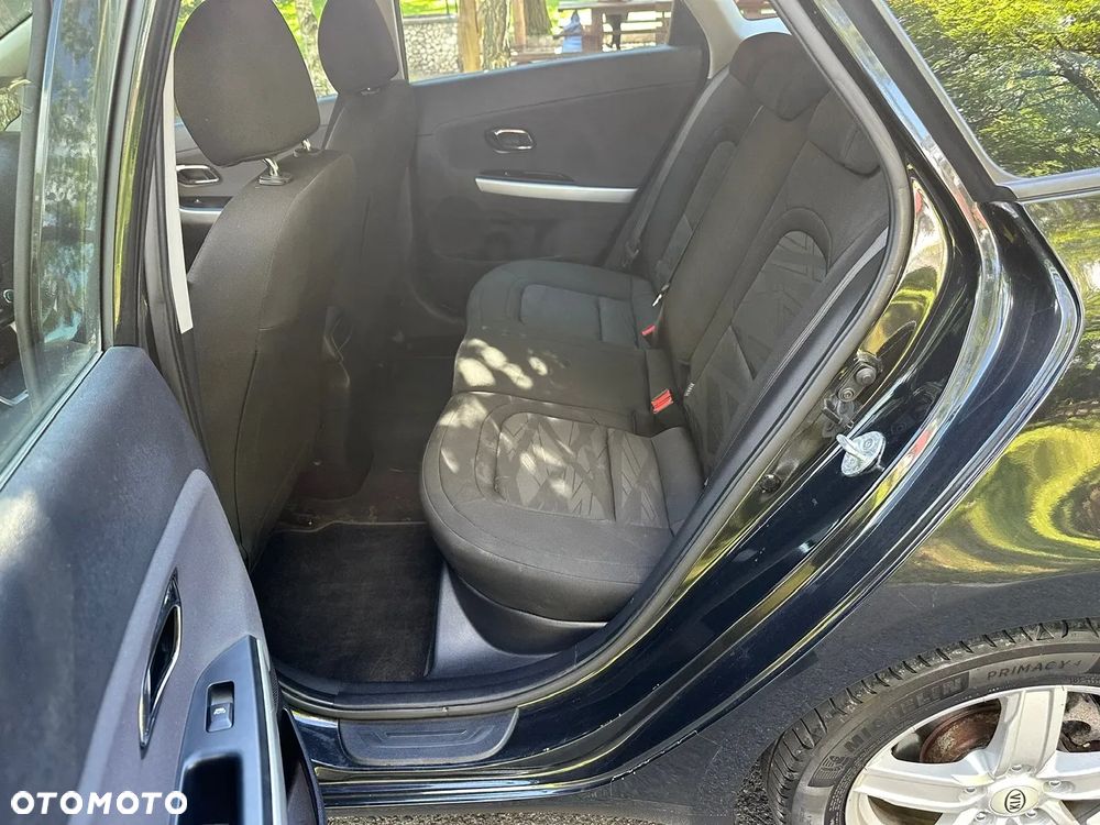 Kia Ceed 1.6 GDI Dream Team Edition - 9