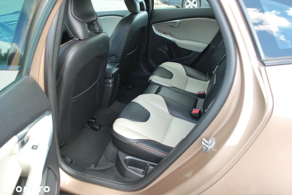 Volvo V40 Cross Country D4 Summum - 20