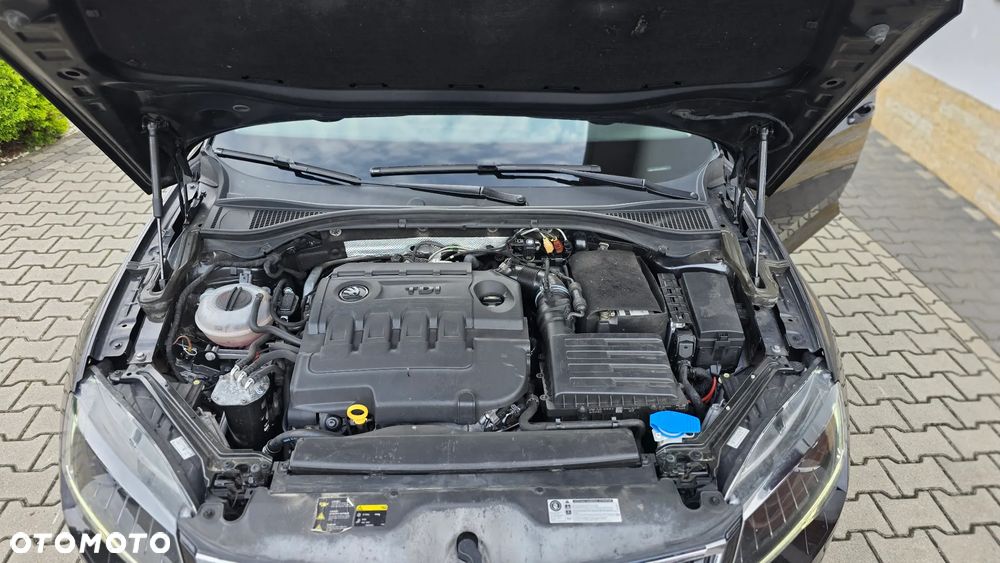 Skoda Superb 2.0 TDI Style DSG - 38