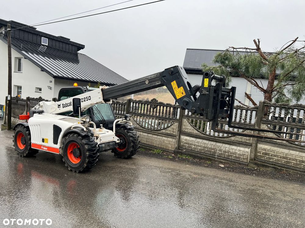 Bobcat T2250 | Ładowarka Teleskopowa | BOBCAT T 2250 | Udźwig 2200 kG | 5 Metrów | Nowe Opony | w Oryginale | Stan IDEALNY | Miniładowarka | 6 Metrów | - 12