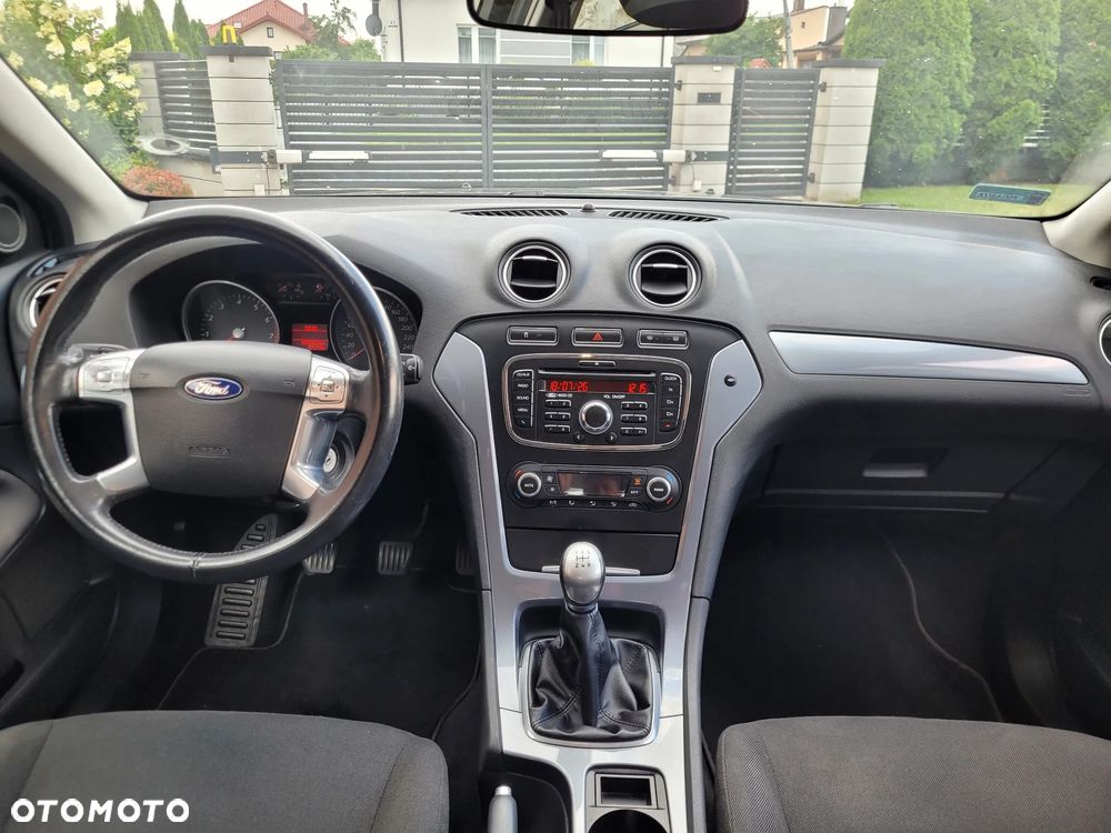 Ford Mondeo 1.6 Trend - 17