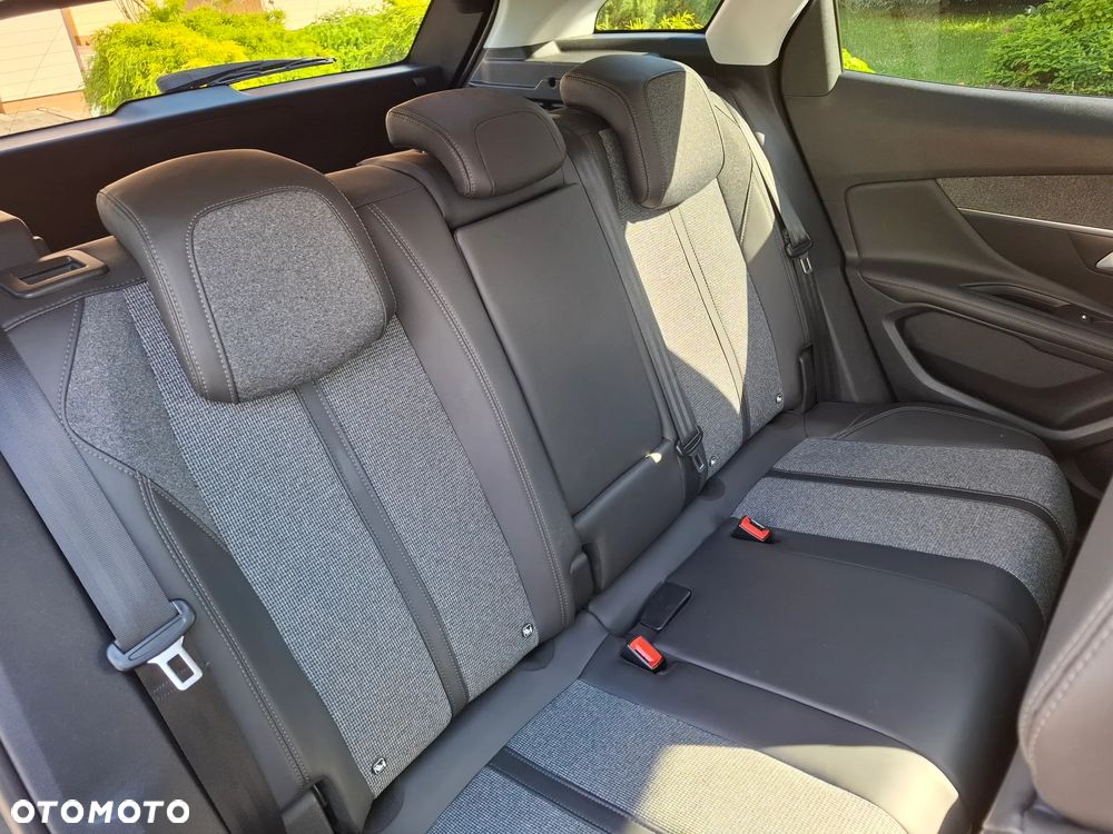Peugeot 3008 PureTech 130 Stop & Start GPF Allure - 21