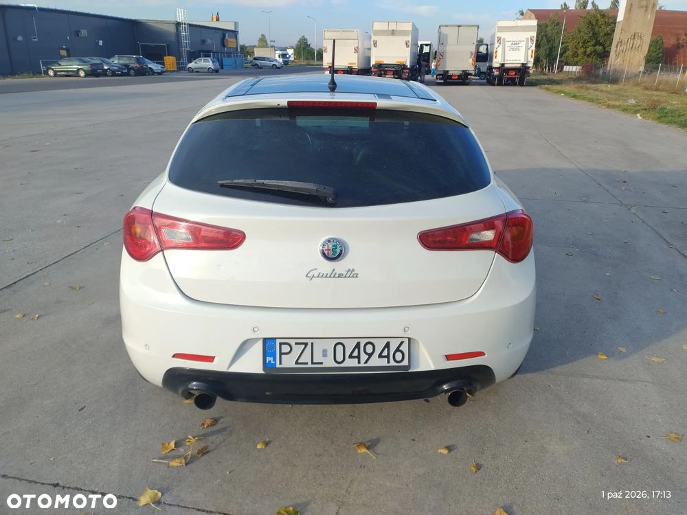 Alfa Romeo Giulietta 2011 photo 4