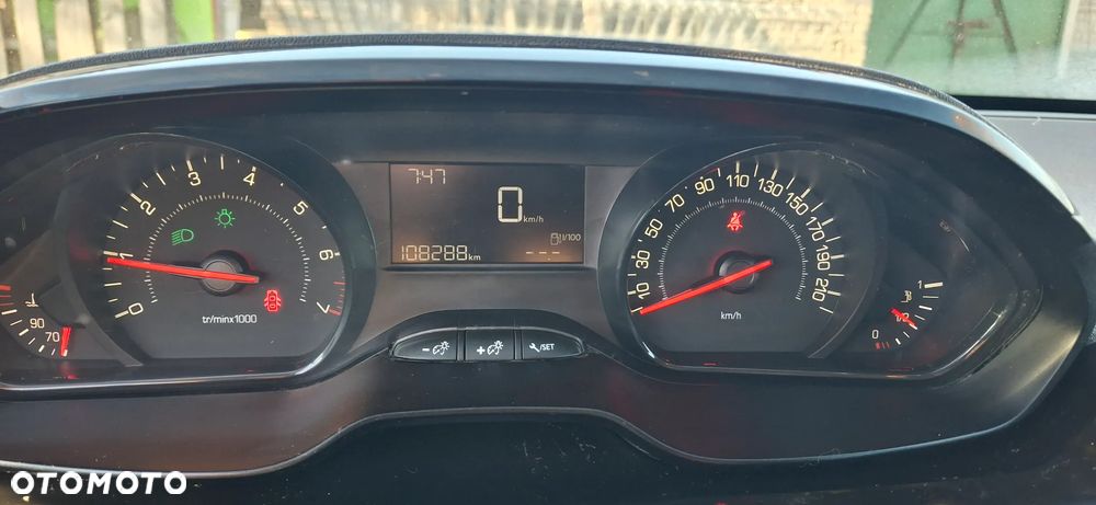 Peugeot 208 PureTech 68 Like - 11