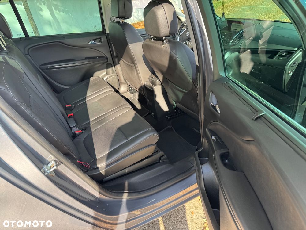 Opel Zafira 2016