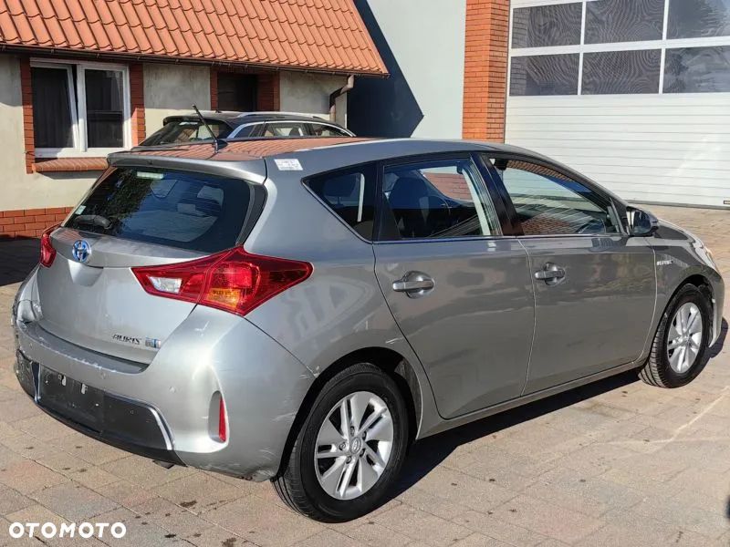 Toyota Auris Hybrid 135 Dynamic - 6