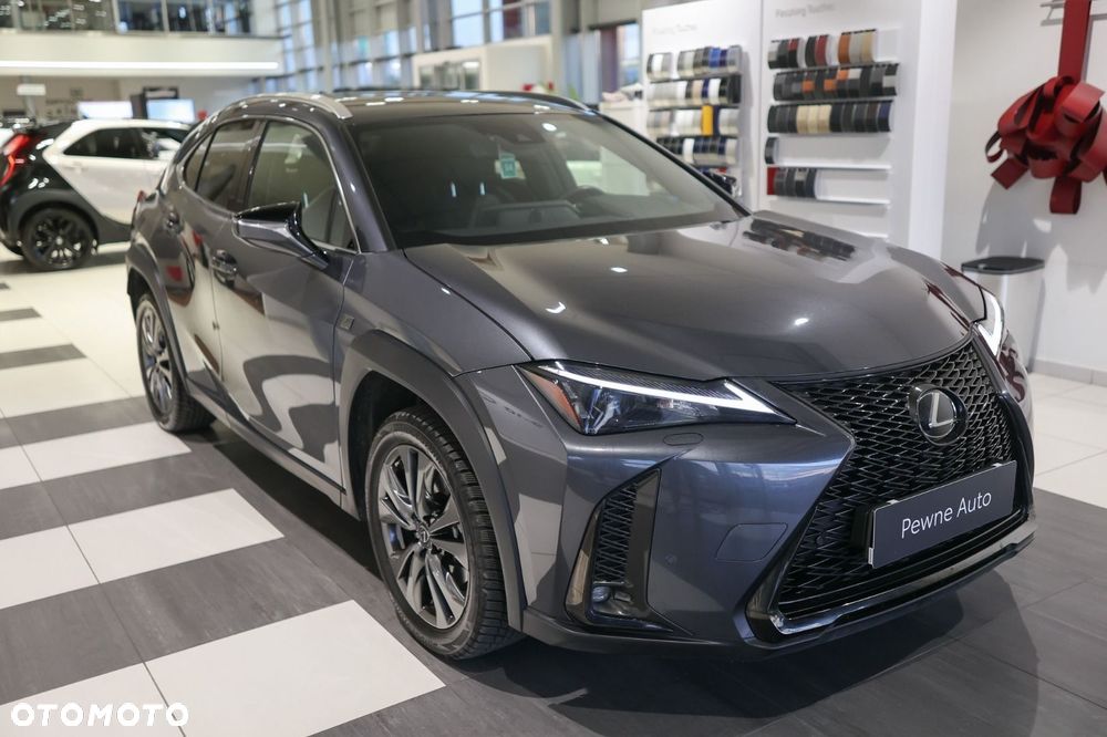 Lexus UX - 4