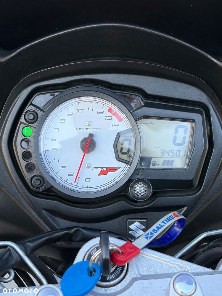Suzuki GSX - 6