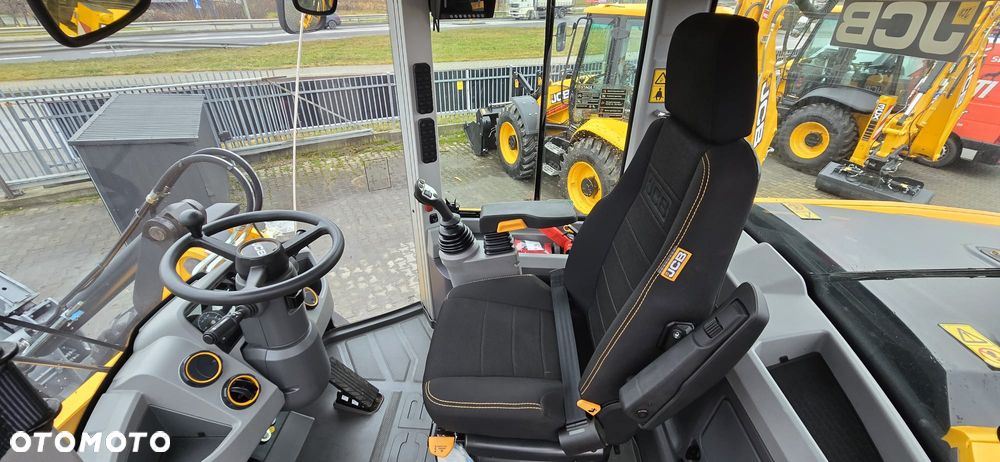 JCB - 16