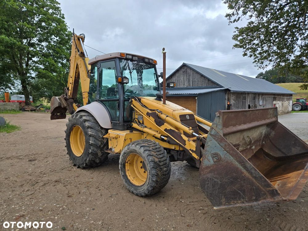 Ford New Holland 675-E Koparko ładowarka 4x4 - 1