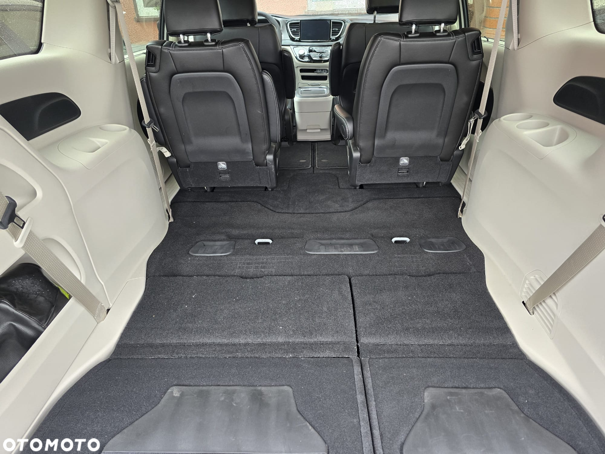 Chrysler Pacifica - 23
