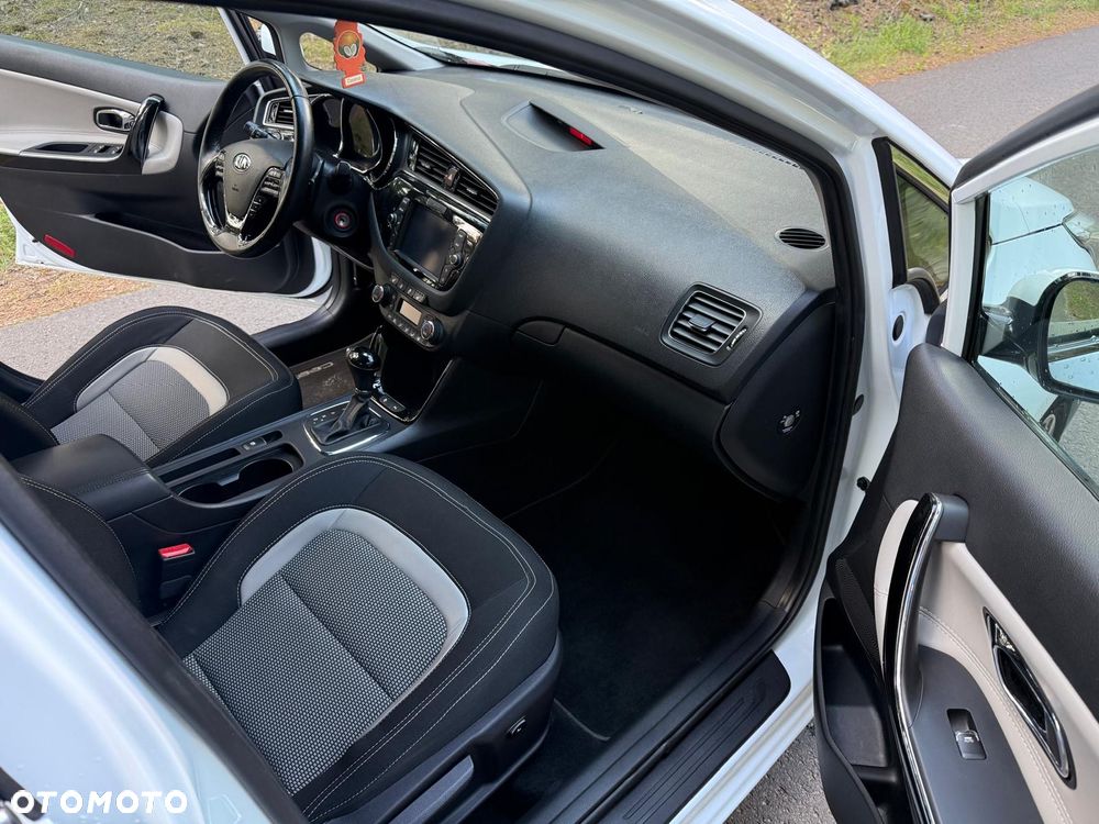 Kia Ceed 1.6 GDI DCT Platinum Edition - 12