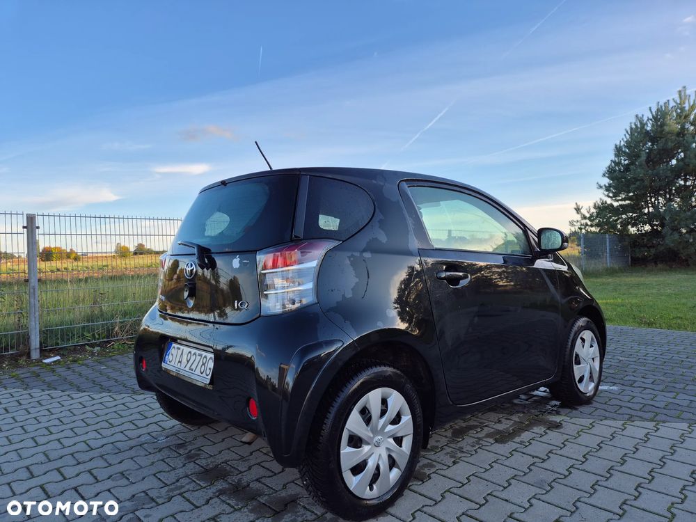 Toyota iQ - 3