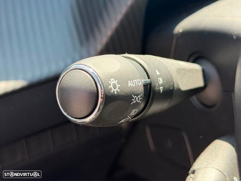 Peugeot e-2008 50 kWh Allure - 25