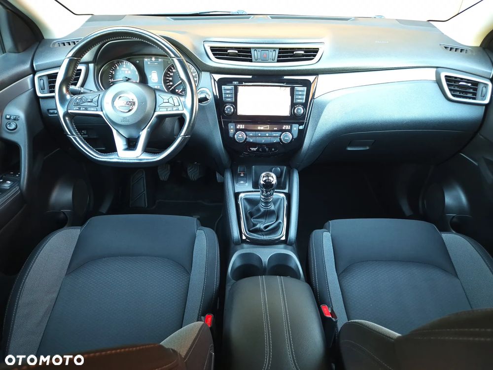 Nissan Qashqai 1.3 DIG-T N-Connecta - 28