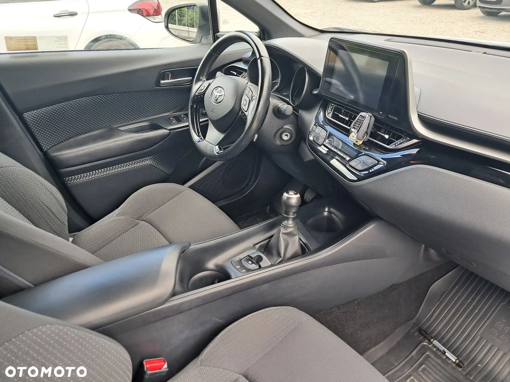 Toyota C-HR 1.2 T Dynamic - 23