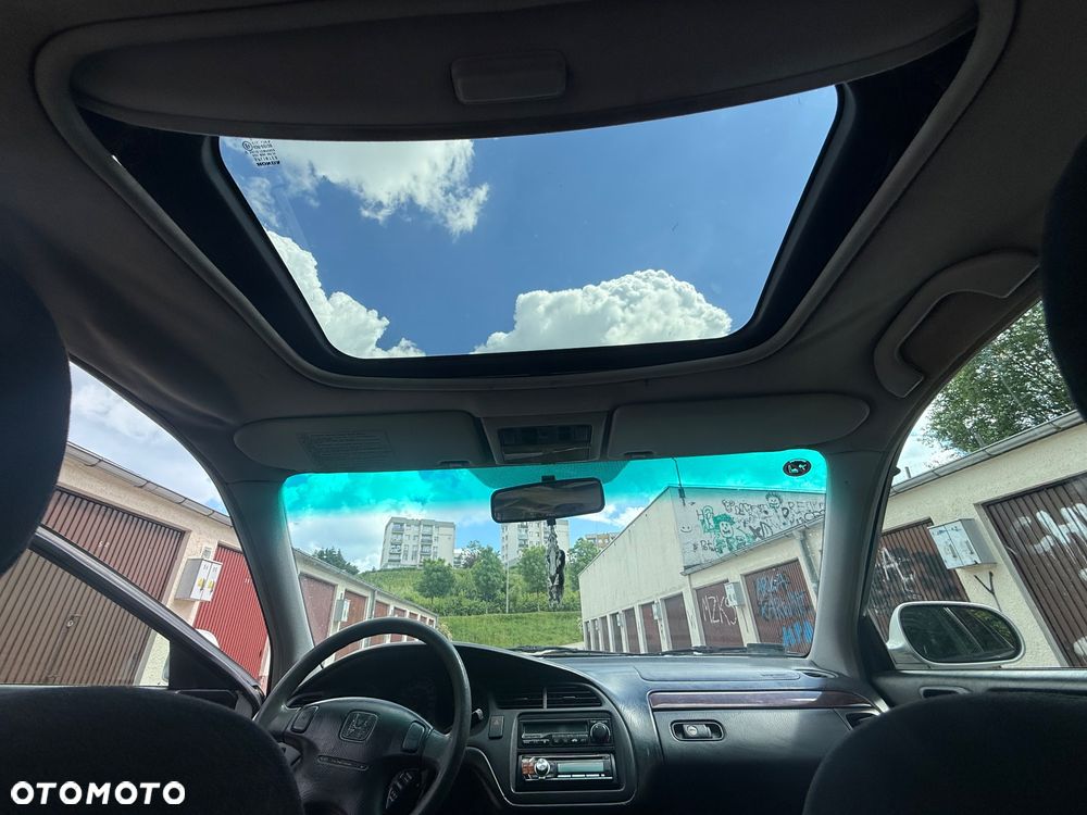 Honda Accord 2.0 ES - 17
