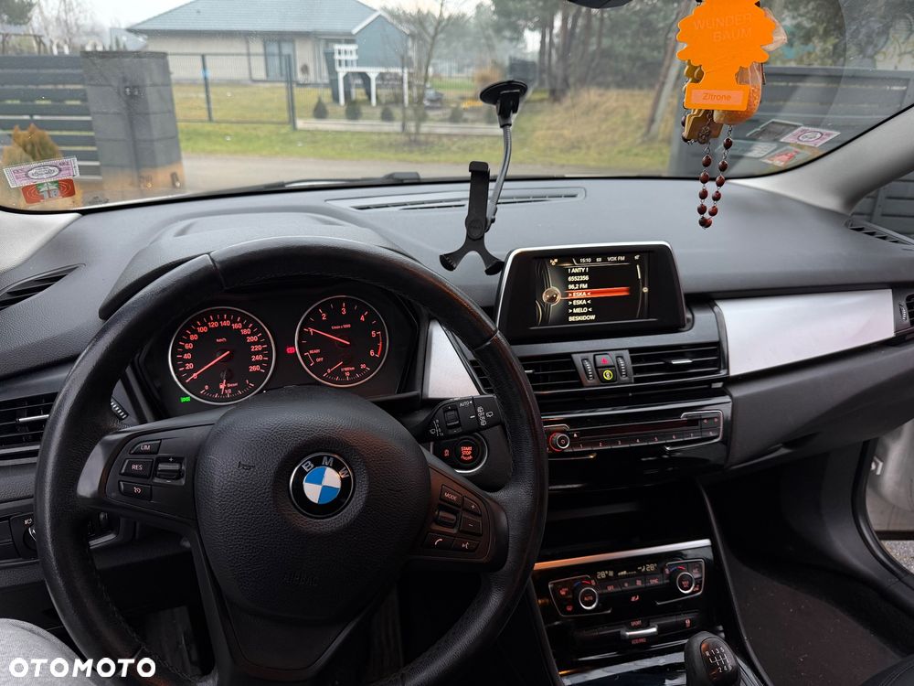 BMW Seria 2 216d - 12