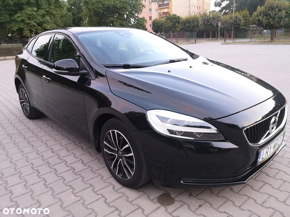 Volvo V40 D2 Momentum - 1