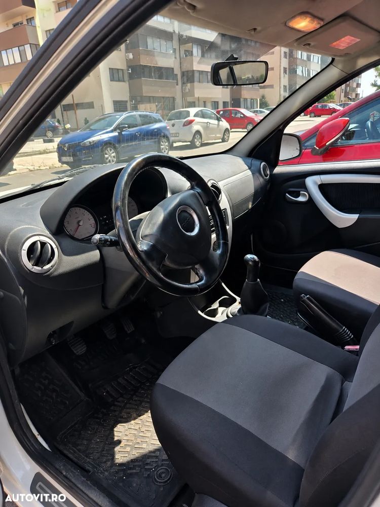 Dacia Sandero - 6