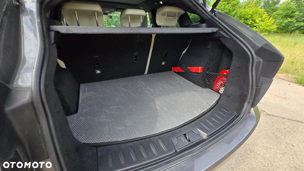 Jaguar E-Pace 2.0 i4D AWD R-Dynamic - 30
