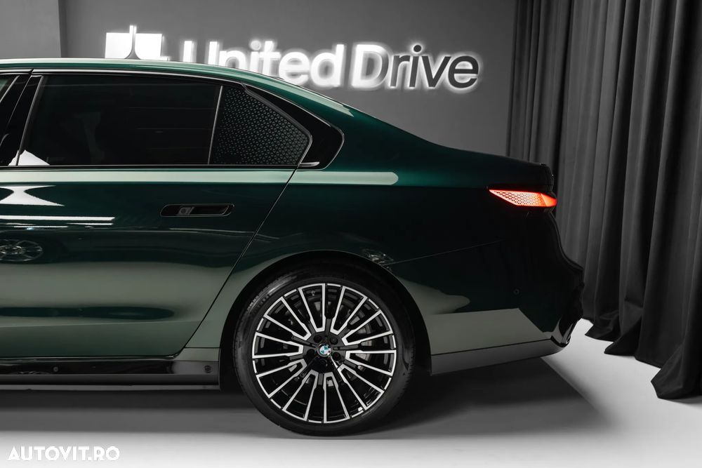 BMW i7 - 9