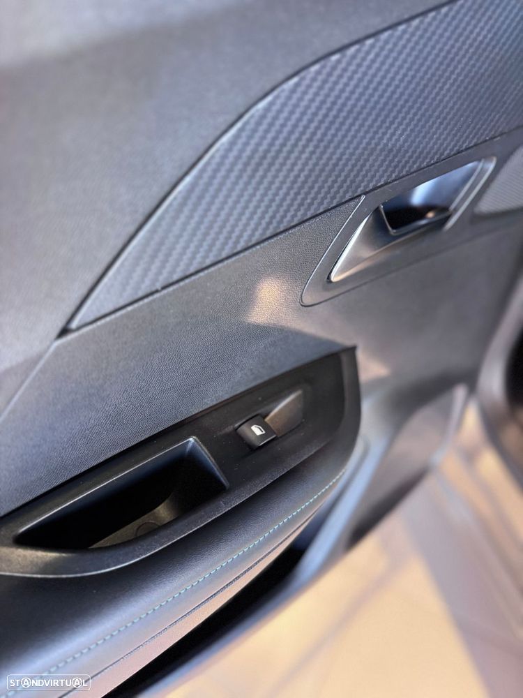 Peugeot 2008 1.2 PureTech Allure Pack - 39