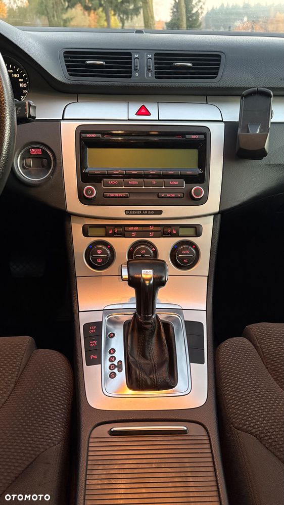 Volkswagen Passat 2.0 TDI Comfortline DSG - 32