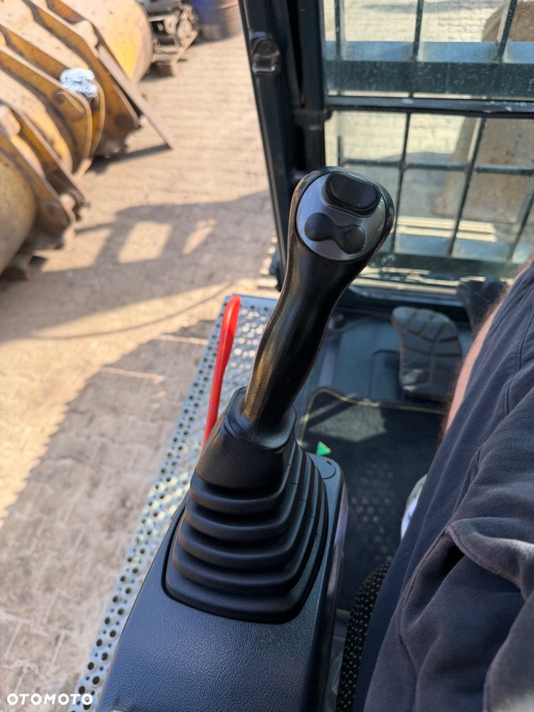 Hyundai Hx260 - 27