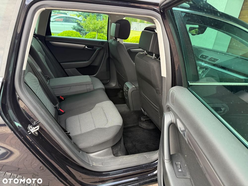 Volkswagen Passat - 9