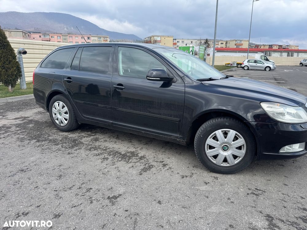 Skoda Octavia 2.0 TDI Laurin Klement DSG - 2