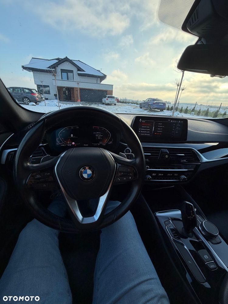 BMW Seria 5 530d Sport Line sport - 9
