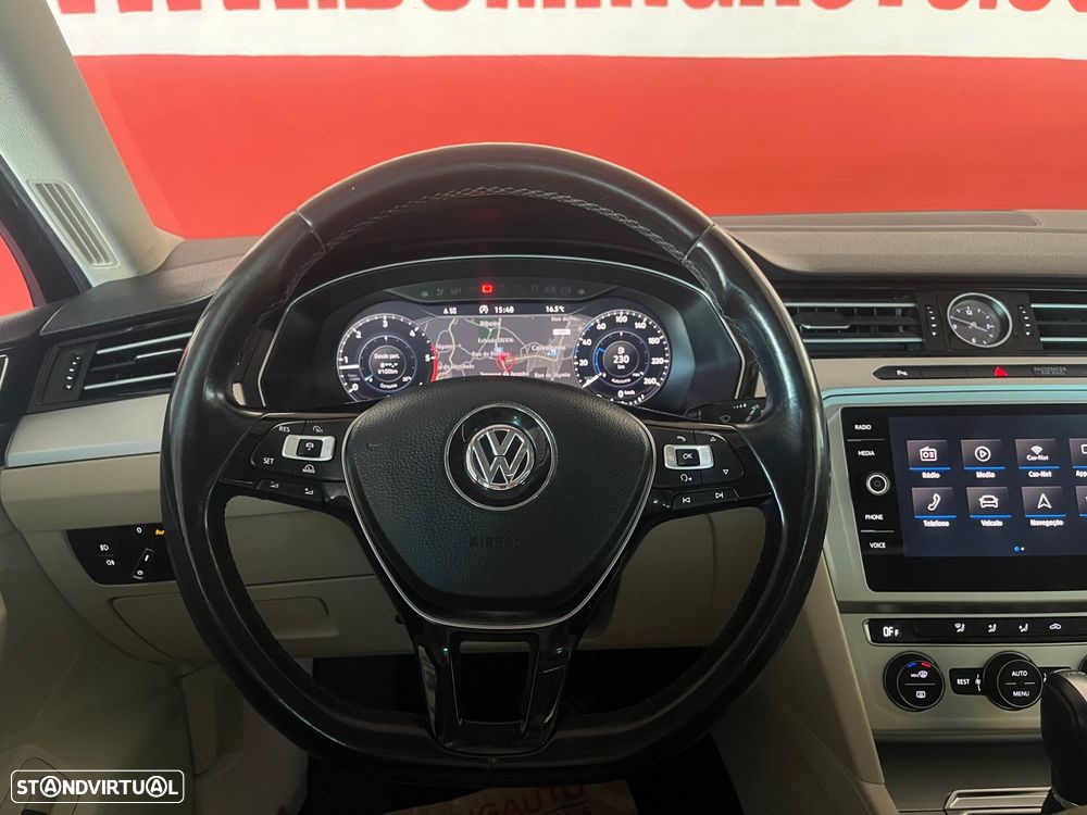 VW Passat Variant 1.6 TDI Trendline DSG - 17