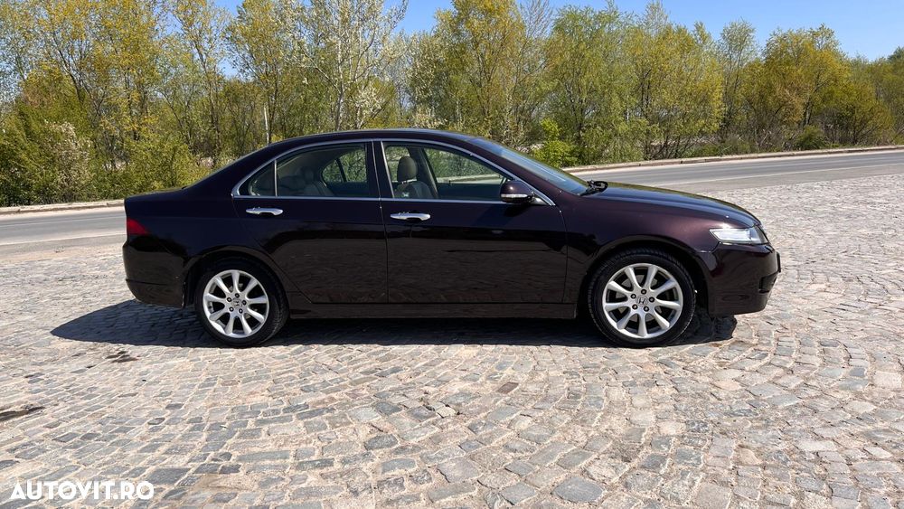 Honda Accord 2.4i Aut Exec - 17