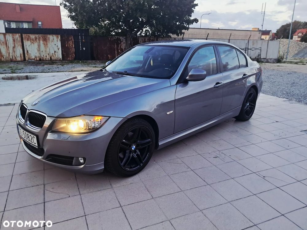 BMW Seria 3 320i - 1