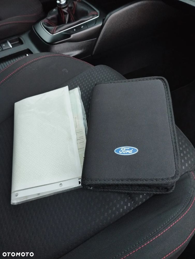 Ford Focus 1.5 EcoBoost ST-Line - 30