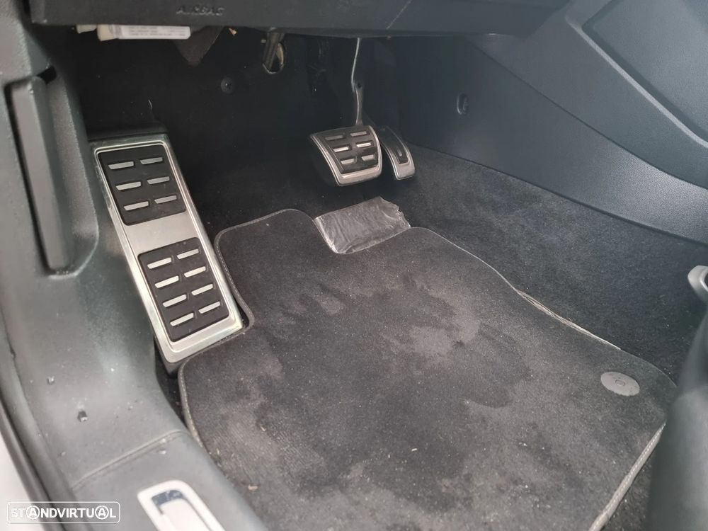 VW Tiguan 2.0 TDI R-Line DSG - 11