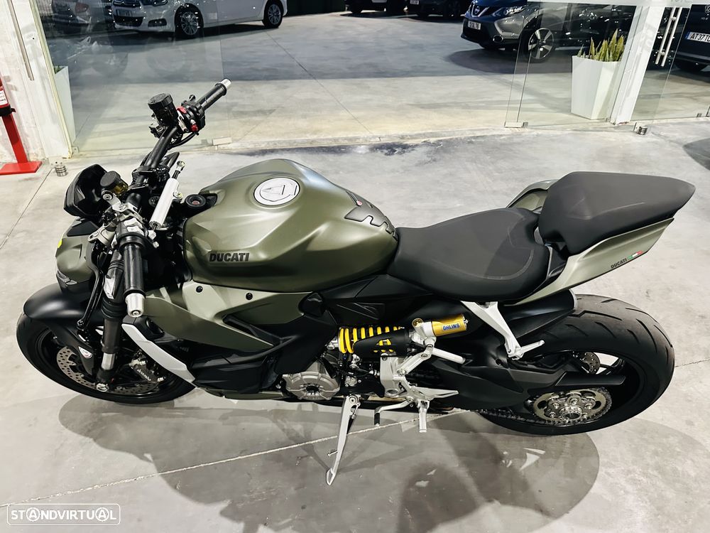 Ducati Streetfighter V2 - 6