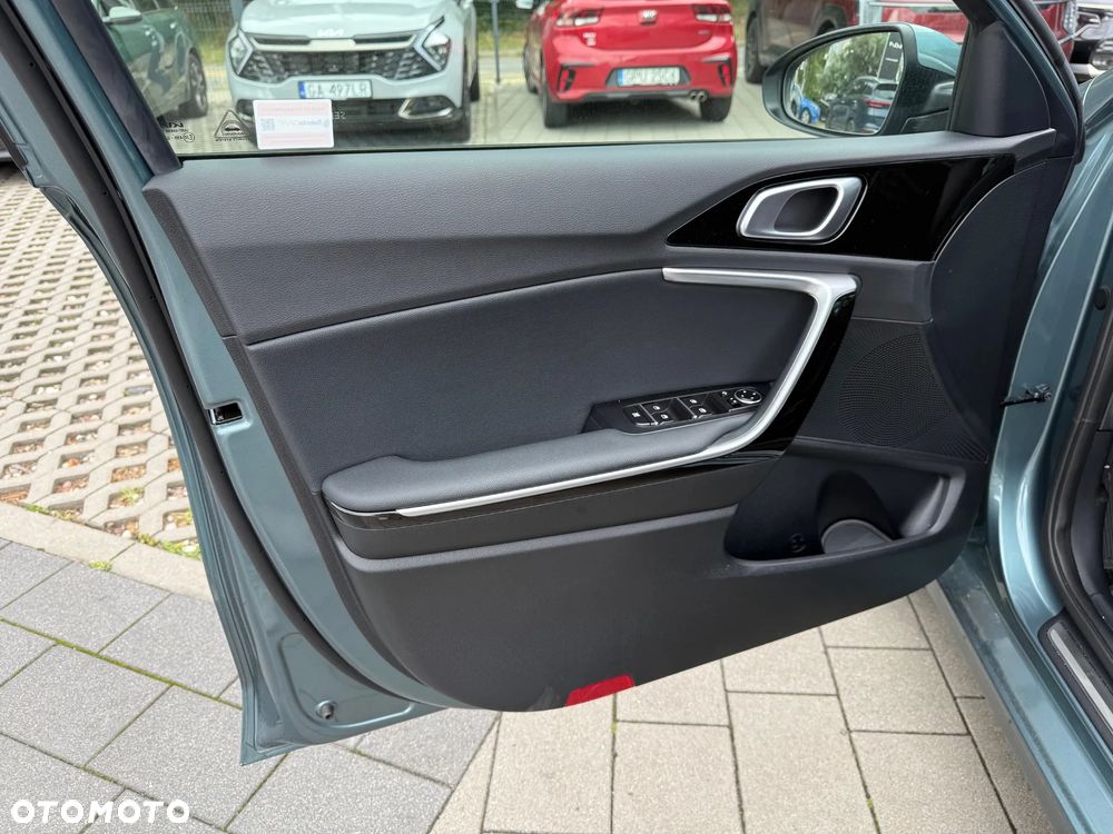 Kia Ceed 1.6 GDI PHEV L DCT - 18