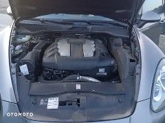 Porsche Cayenne - 4