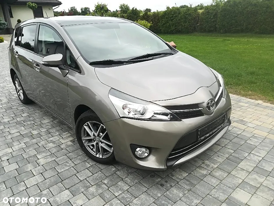 Toyota Verso 1.6 D-4D Premium - 6
