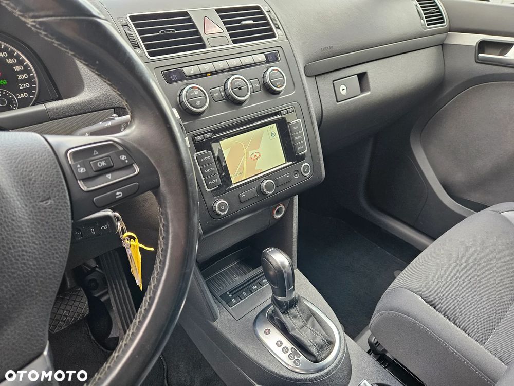 Volkswagen Touran 2.0 TDI DPF DSG Life - 21